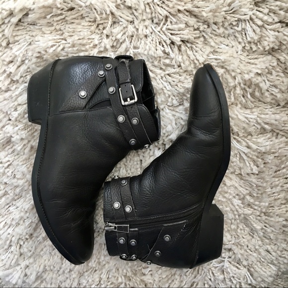 FINAL DROP ⭐️ Halogen Lidia Leather Ankle Boots - Picture 2 of 8